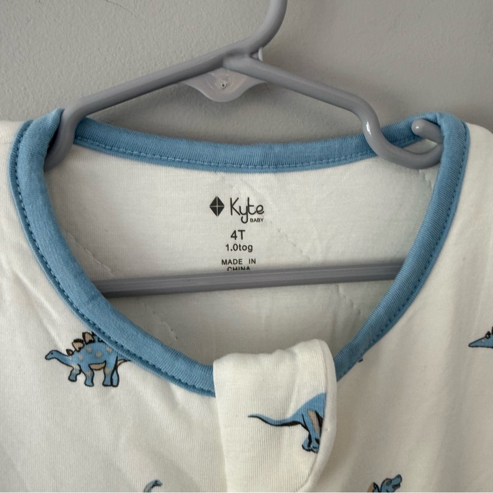 NWOT Kyte Baby Blue Dinosaur Print Sleeveless Sleep Bag Walker Wearable Blanket - Picture 3 of 5